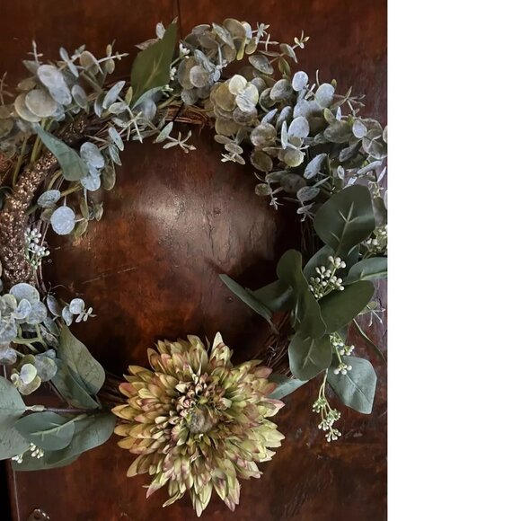 Handcrafted Eucalyptus and Zinnia Grapevine Wreath 12 Inch NEW - Picture 1 of 3